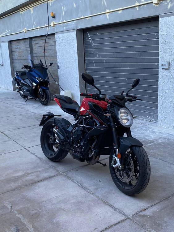 MV Agusta Brutale 800 Rosso (2021 - 23) (4)