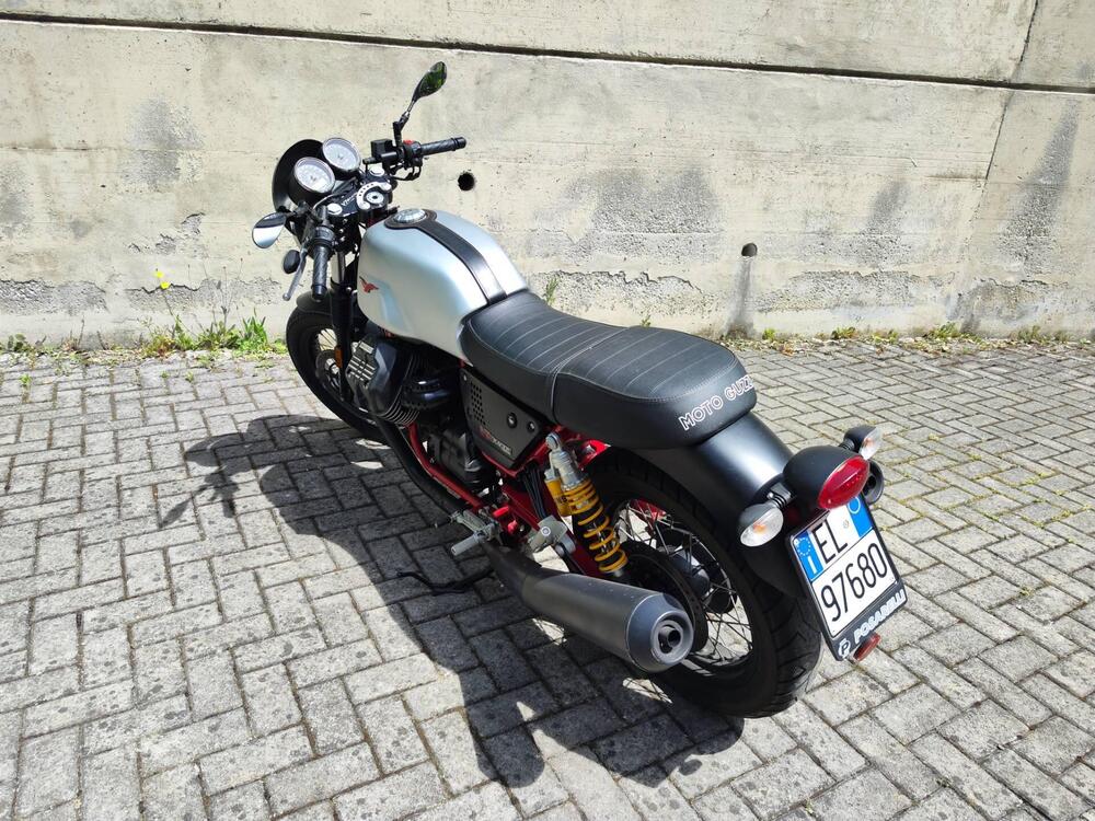 Moto Guzzi V7 III Racer (2017 - 20) (2)