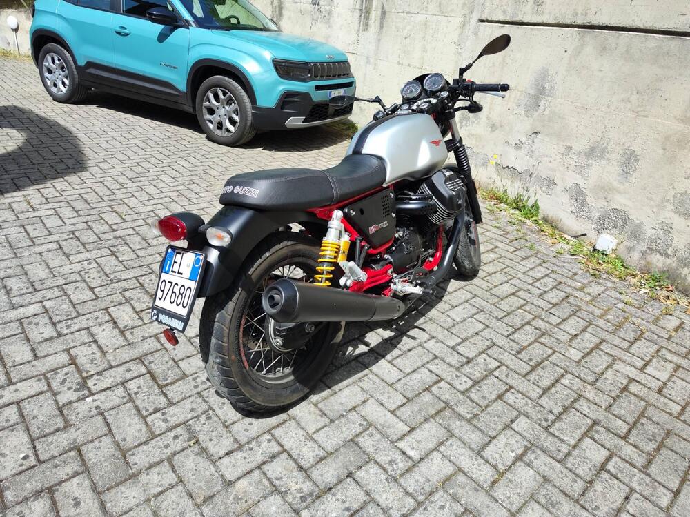 Moto Guzzi V7 III Racer (2017 - 20) (3)