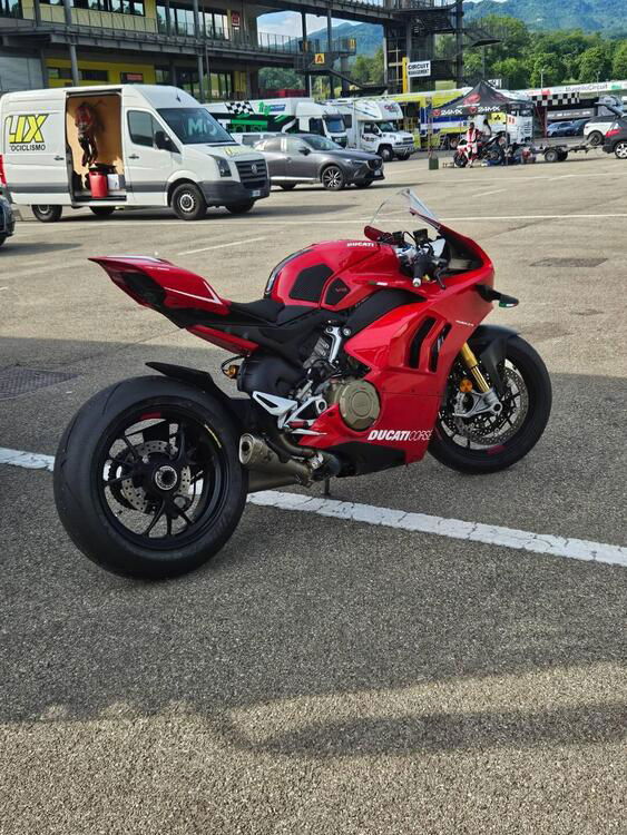 Ducati Panigale V4 S 1100 (2021) (4)