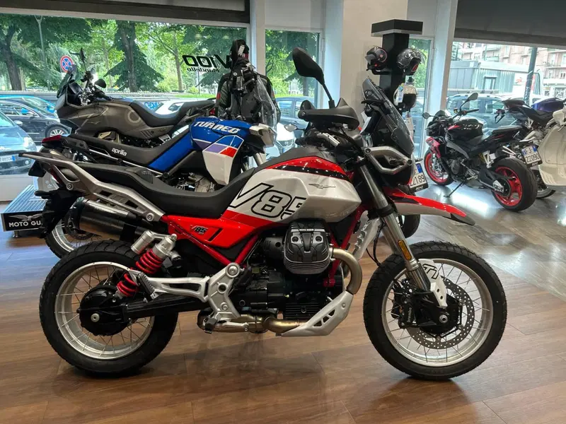 Moto Guzzi V85 TT (2024 - 26)