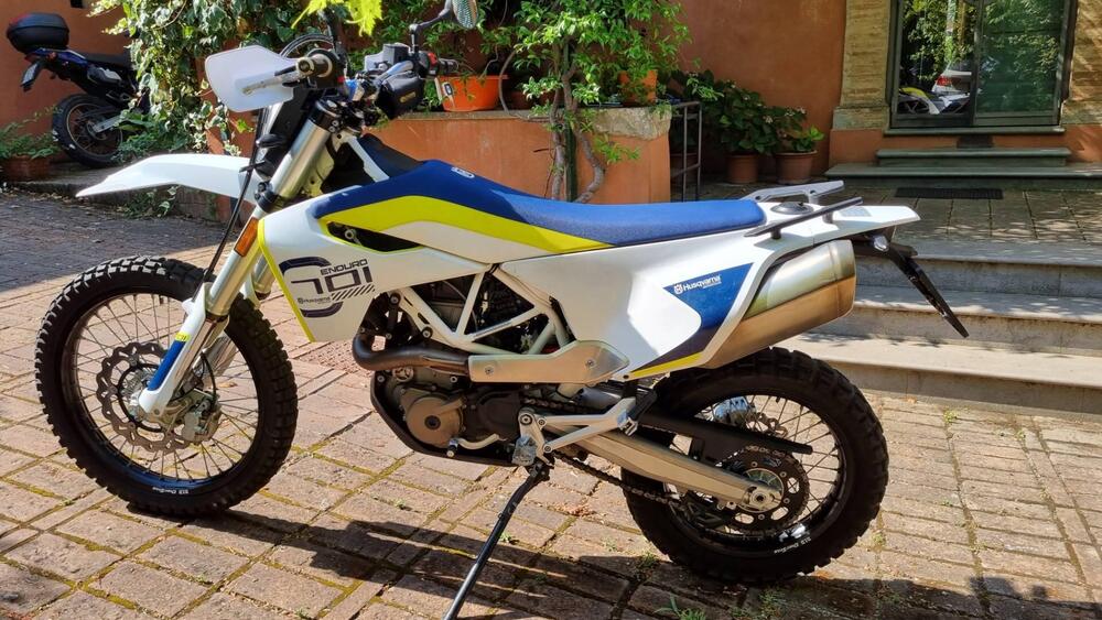 Husqvarna 701 Enduro (2017 - 19) (3)