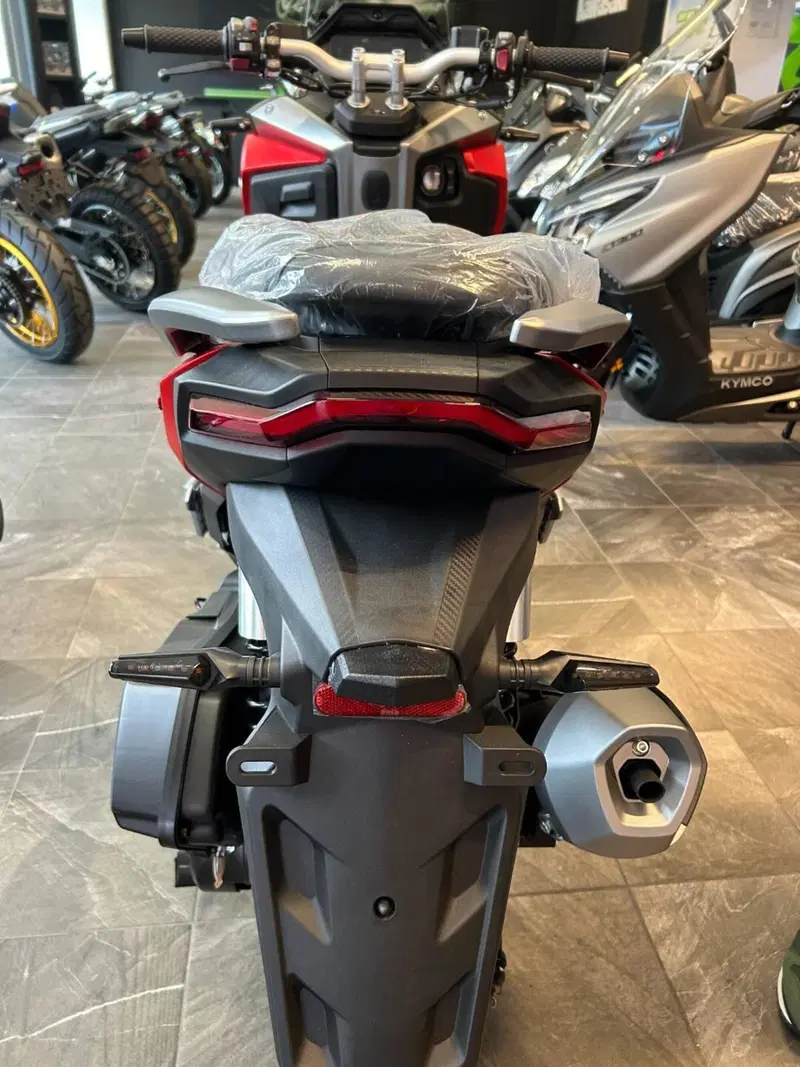 Voge Sfida SR1 ADV (2023 - 26) (4)