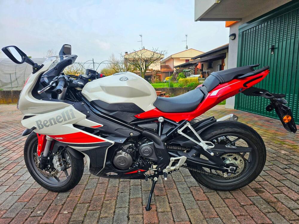 Benelli BN 302 R (2017 - 20) (3)