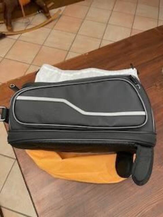 Borsa serbatoio Ducati Scrambler o Monster (3)