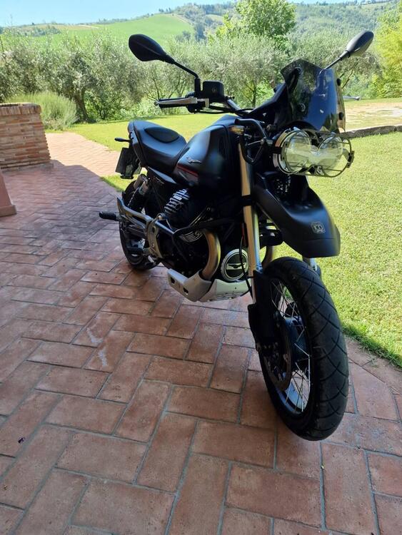 Moto Guzzi V85 TT (2021 - 23)