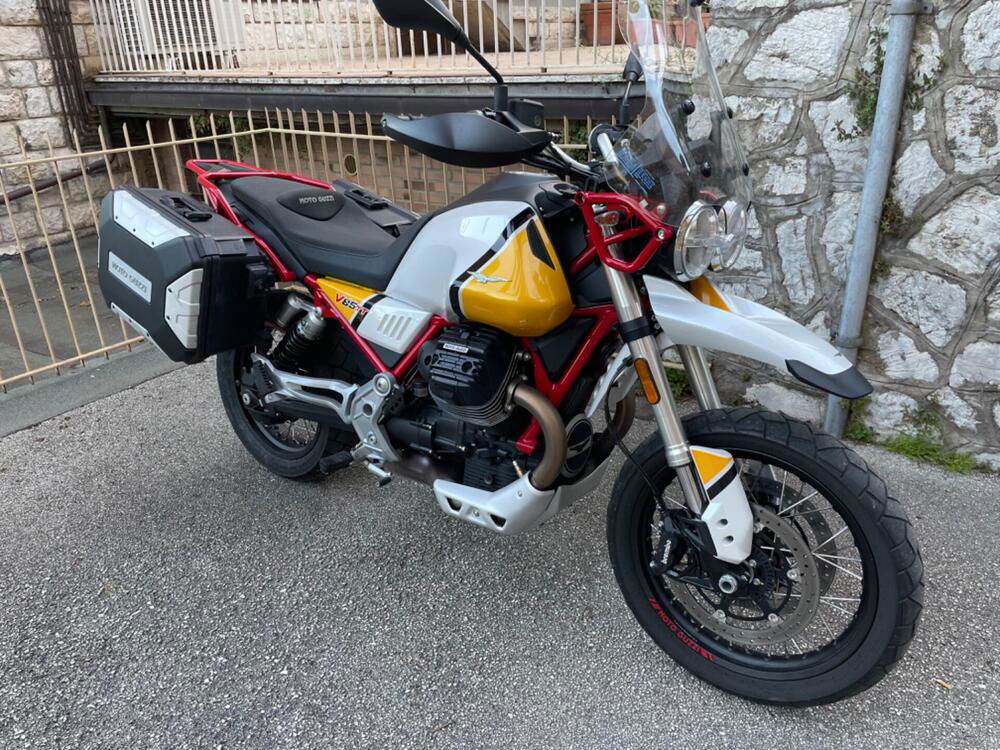 Moto Guzzi V85 TT Evocative Graphics (2019 - 20) (3)