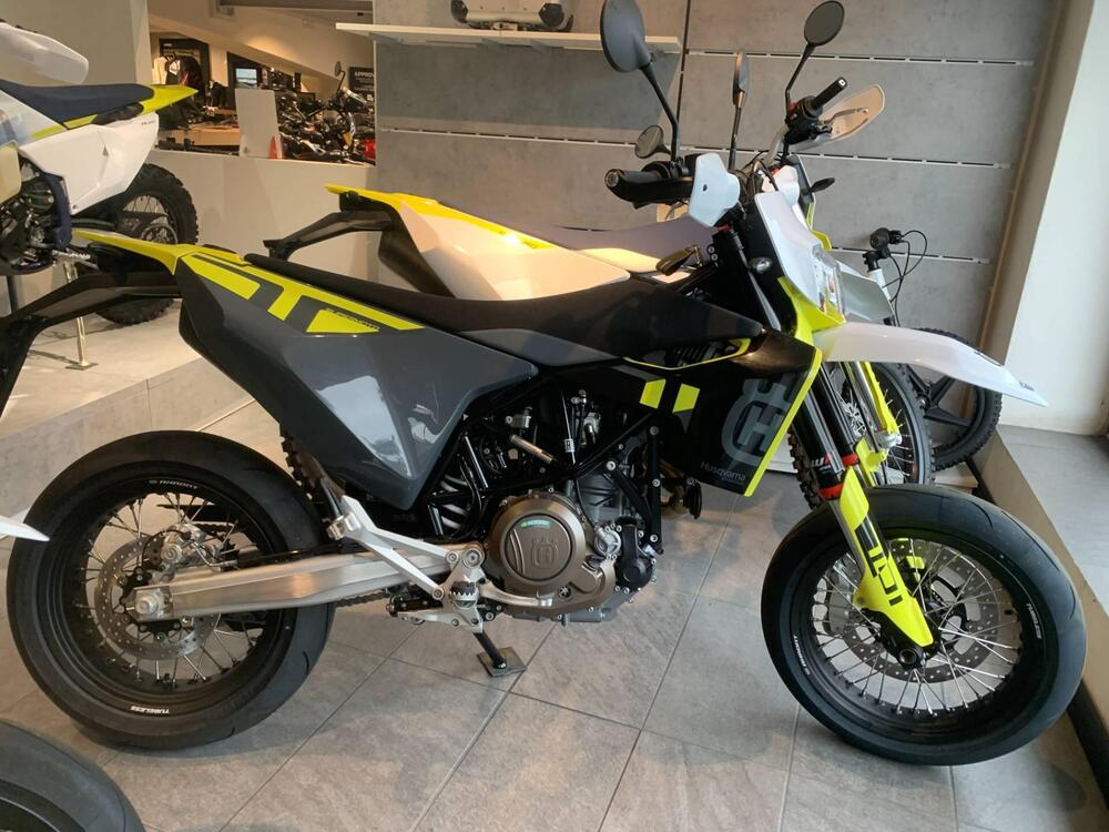 Husqvarna 701 Supermoto (2023 - 24)