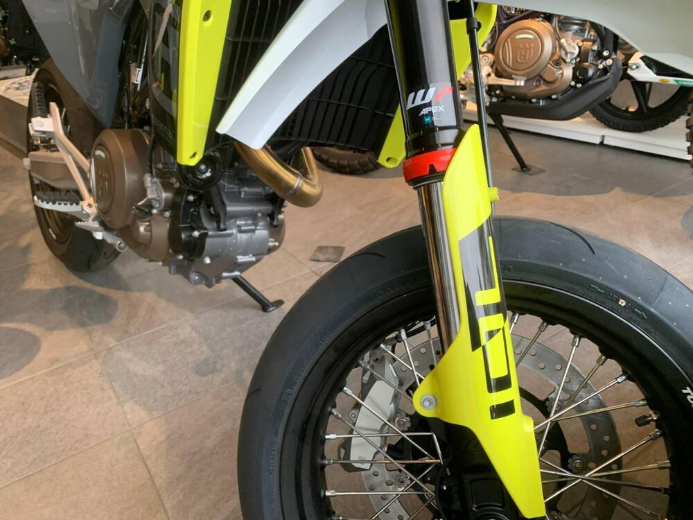 Husqvarna 701 Supermoto (2023 - 24) (3)