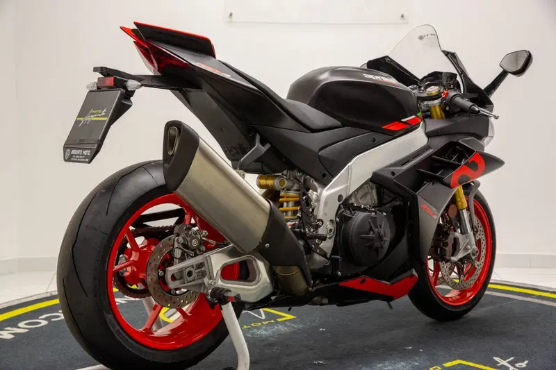 Aprilia RSV4 1100 (2021 - 24) (4)