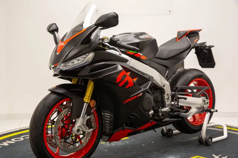 Aprilia RSV4 1100 (2021 - 24) (3)