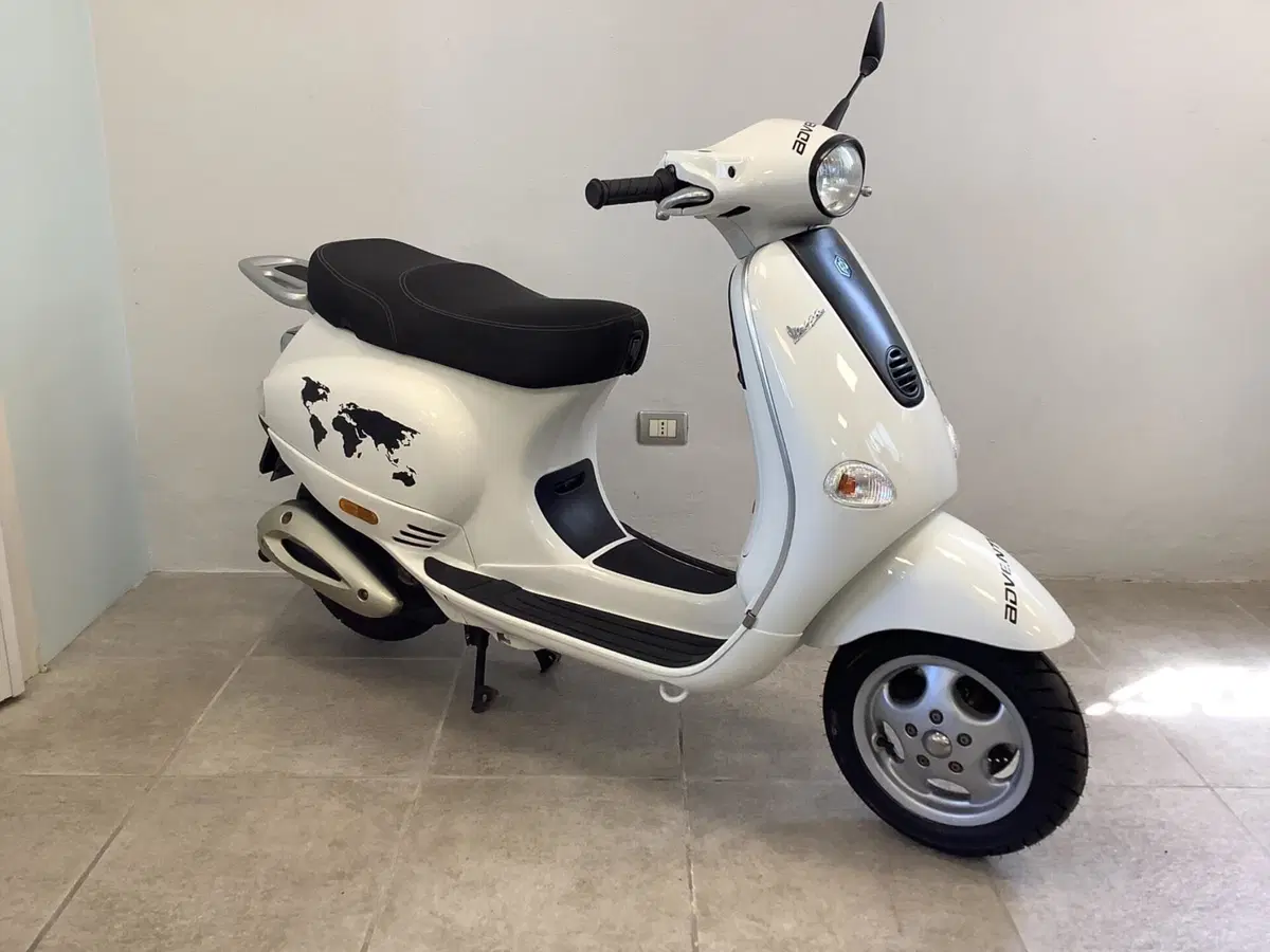 Piaggio Vespa 50 4M (3)