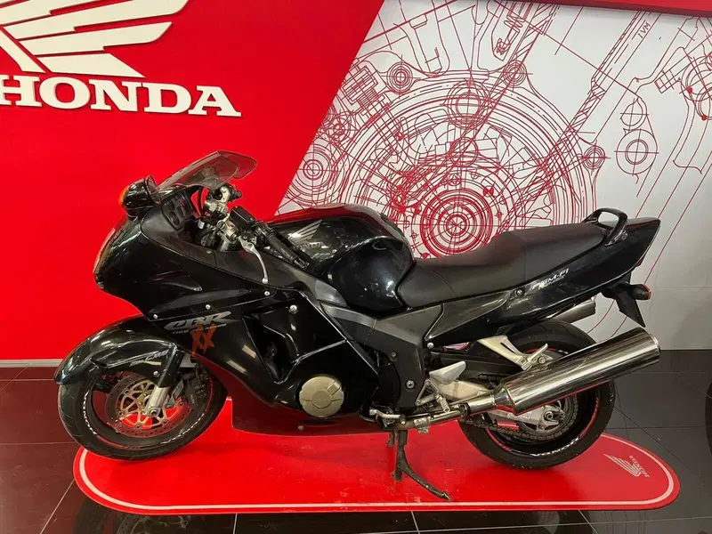 Honda CBR 1100 XX Superblackbird (1999 - 00) (6)