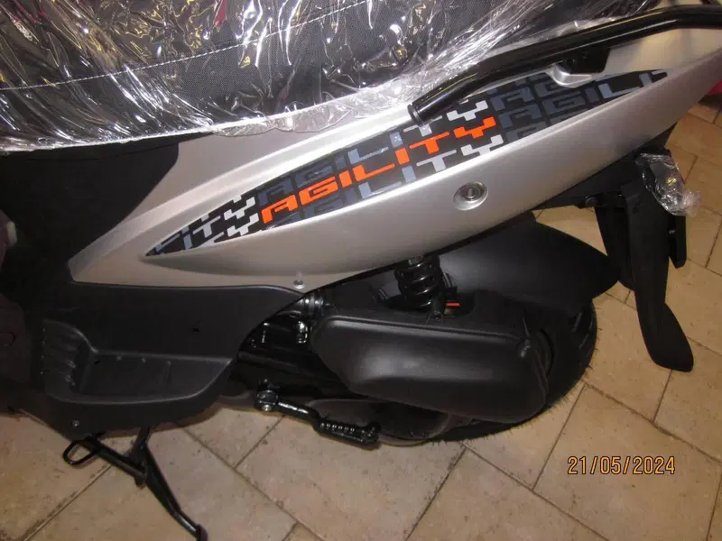 Kymco Agility 50 R12 (2021 - 25) (4)