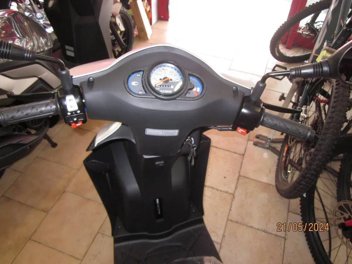 Kymco Agility 50 R12 (2021 - 25) (7)