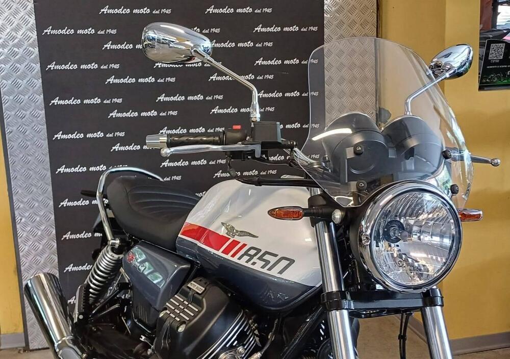 Moto Guzzi V7 Special (2021 - 24) (2)