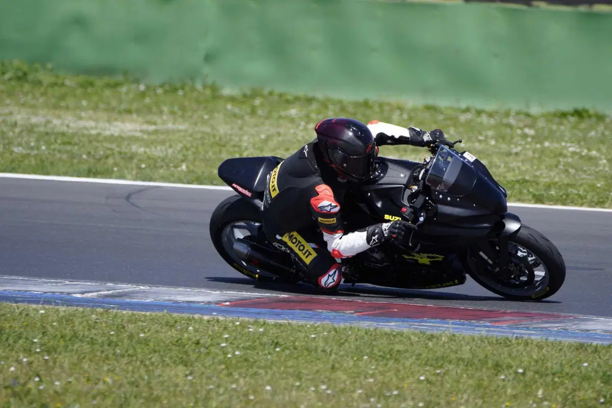 Suzuki GSX-8R CUP: Debutto tra i cordoli (13)