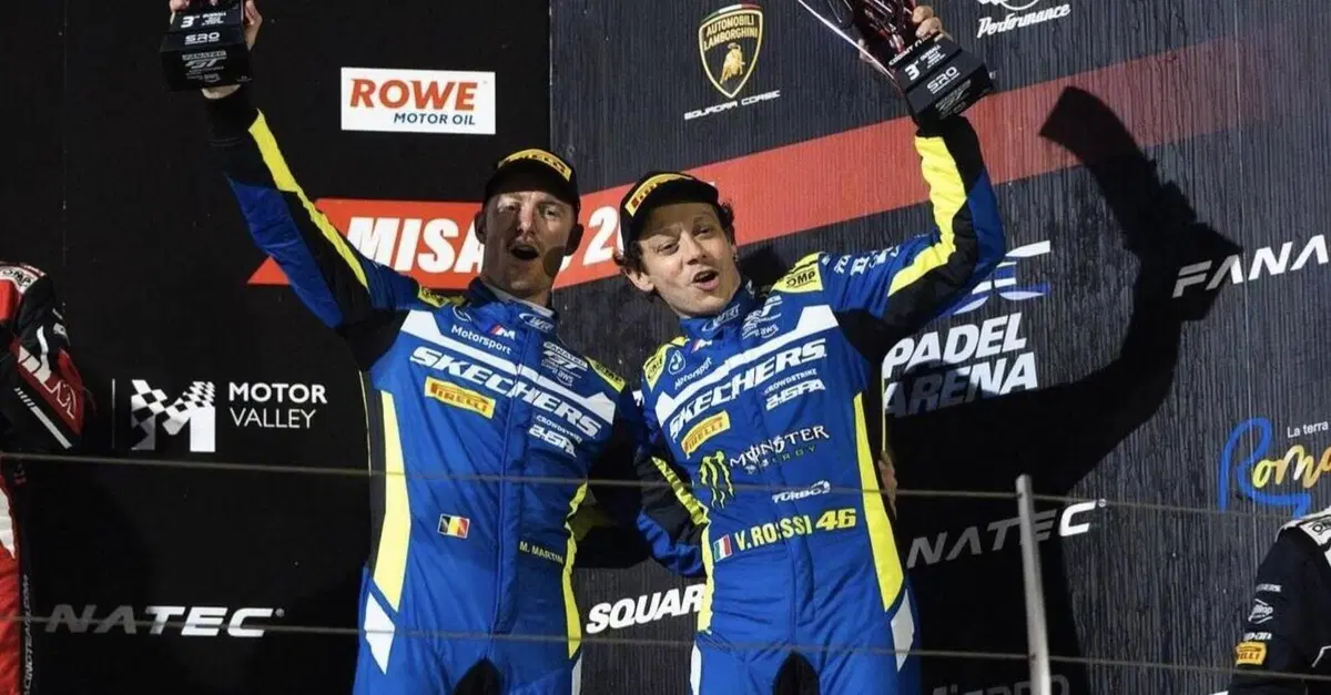 Valentino Rossi c'&egrave;: vince ancora a Misano nel GT World Challenge con BMW [VIDEO]