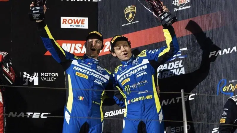 Valentino Rossi c'&egrave;: vince ancora a Misano nel GT World Challenge con BMW [VIDEO]