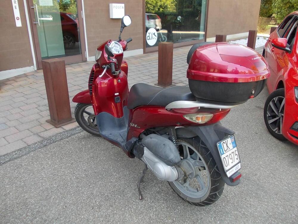 Honda SH 150 (2000 - 06) (2)