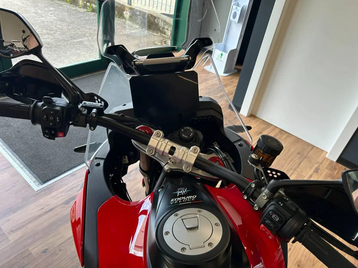 MV Agusta LXP Enduro Veloce (2024 - 25) (10)
