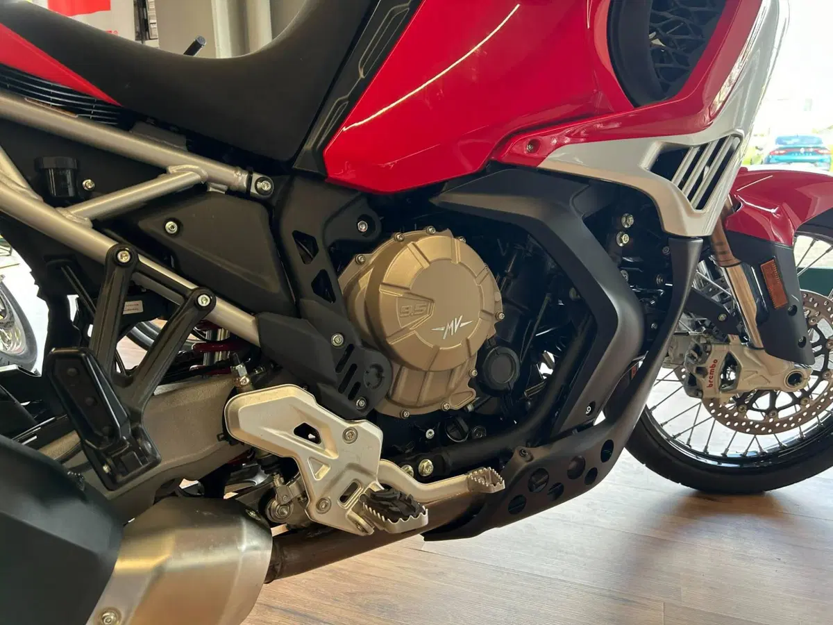 MV Agusta LXP Enduro Veloce (2024 - 25) (12)