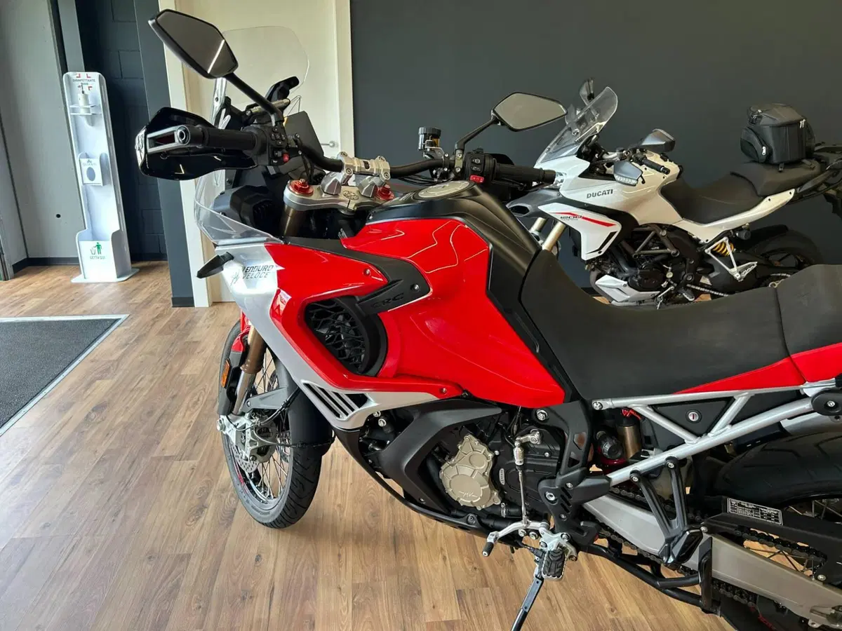 MV Agusta LXP Enduro Veloce (2024 - 25) (15)