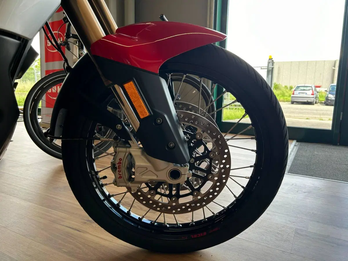 MV Agusta LXP Enduro Veloce (2024 - 25) (17)