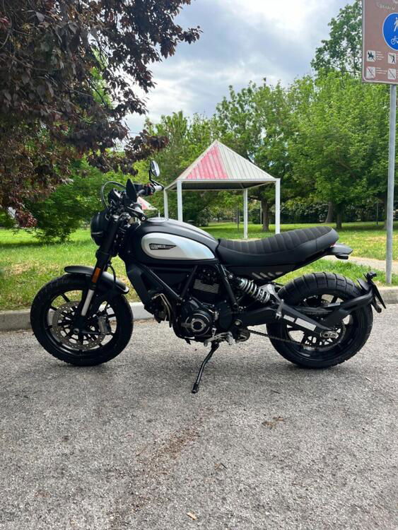 Ducati Scrambler 800 Icon Dark (2020)