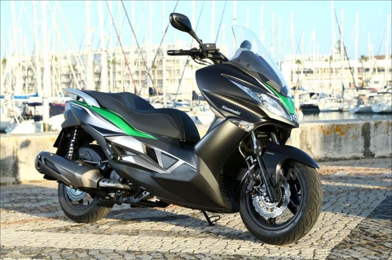 Kawasaki deposita i marchi J500 e J125