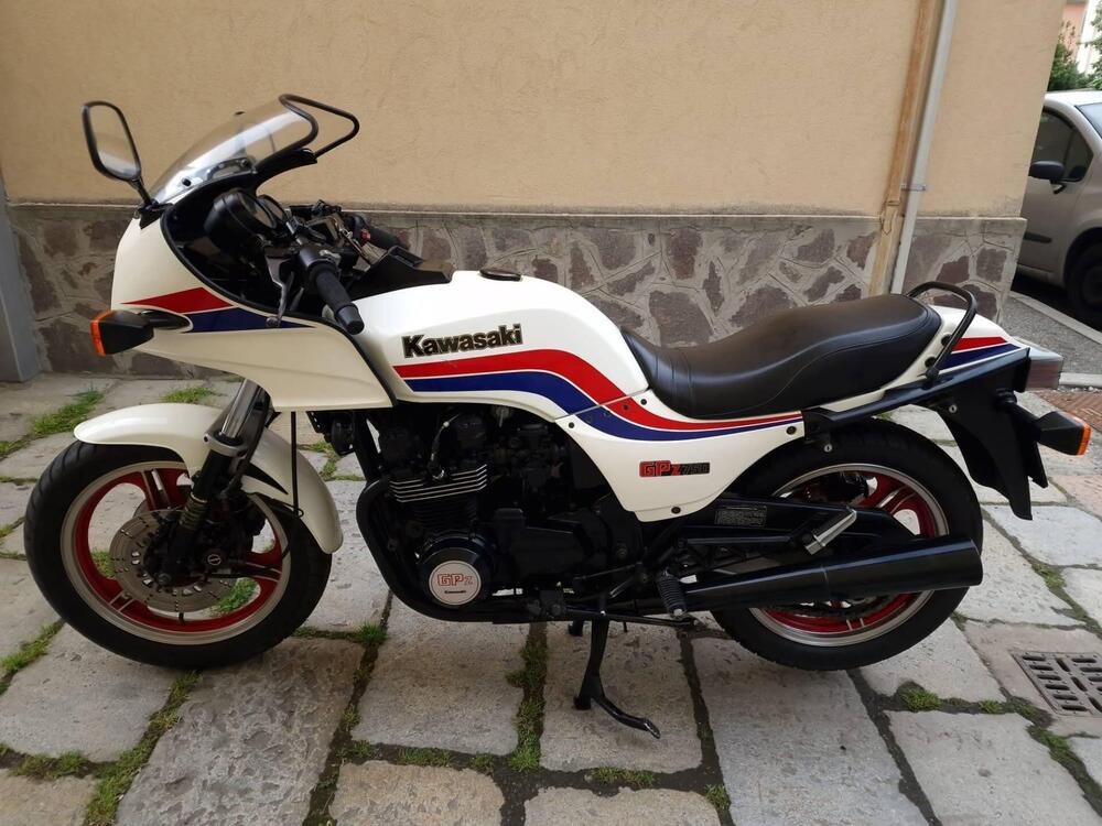 Kawasaki GPZ 750 (5)