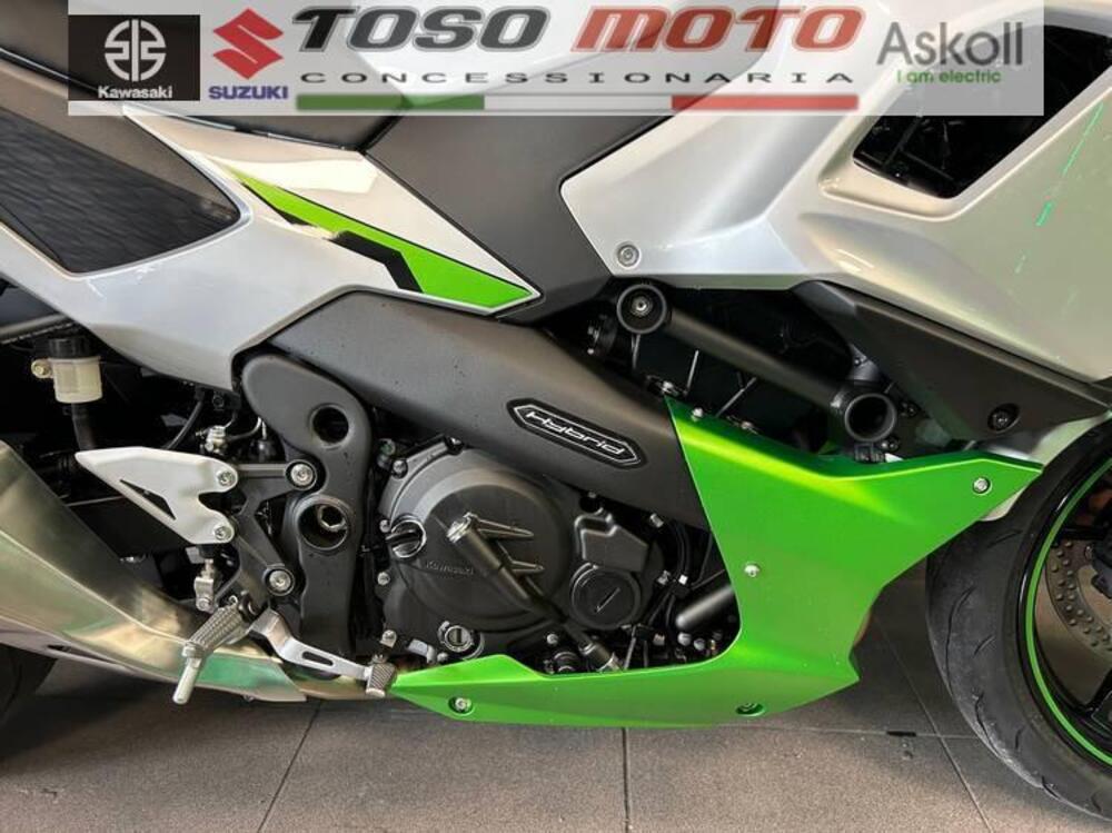 Kawasaki Ninja 7 Hybrid (2024) (3)