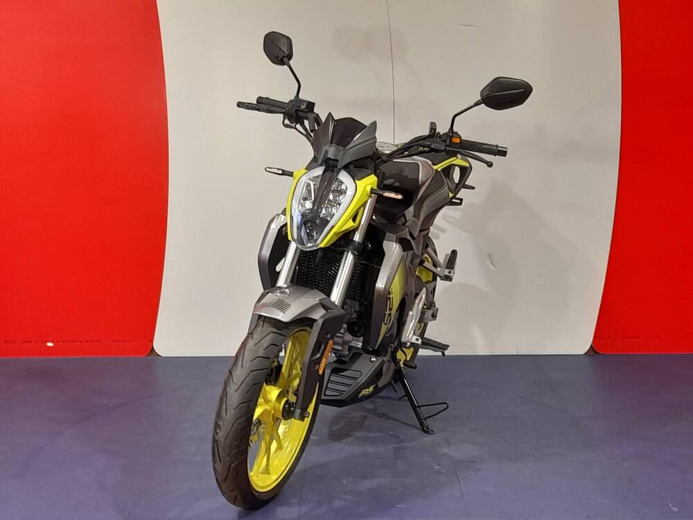 Um Italia Xtreet RS 125 (2023 - 24) (5)