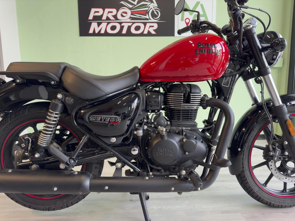 Royal Enfield Meteor 350 Fireball (2021 - 24) (4)