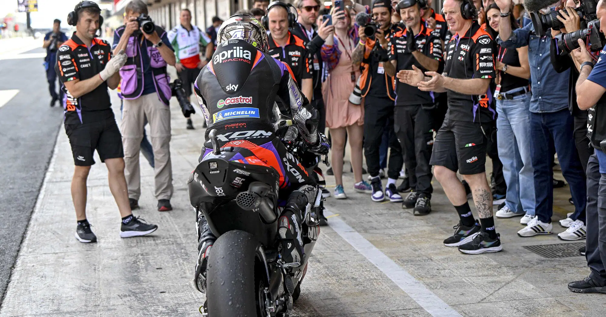 MotoGP 2024. GP di Catalogna. Pre-qualifiche: Aleix Espargaro primo con ...