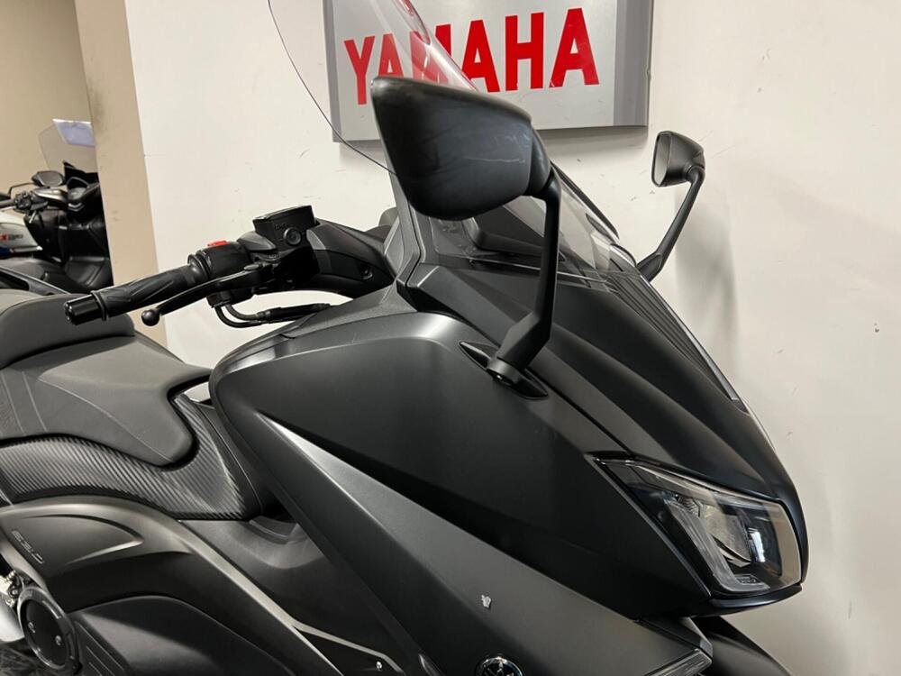 Yamaha T-Max 530 (2015 - 16) (2)