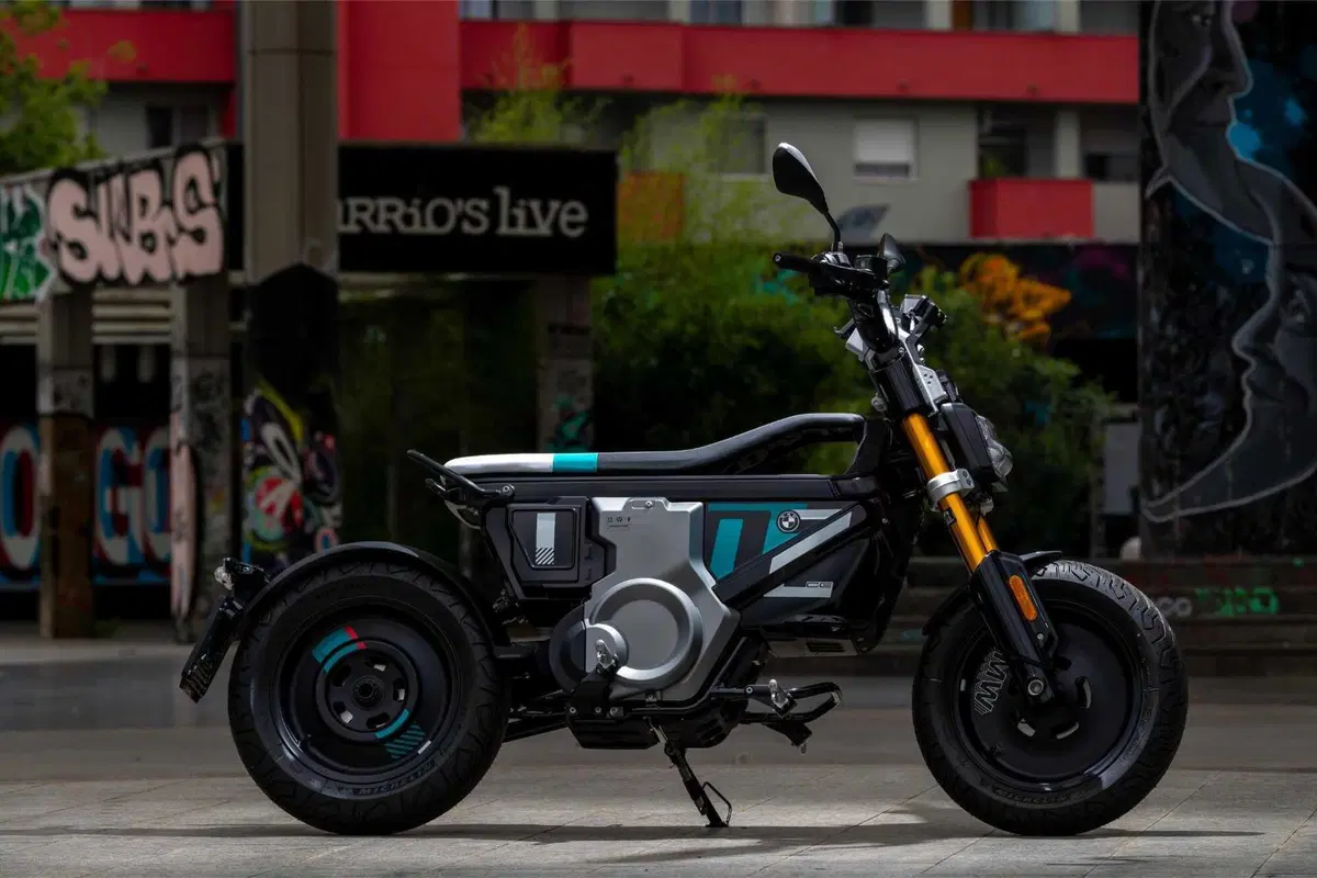 BMW CE 02: benvenuto cyber punk! Il nostro primo test (24)