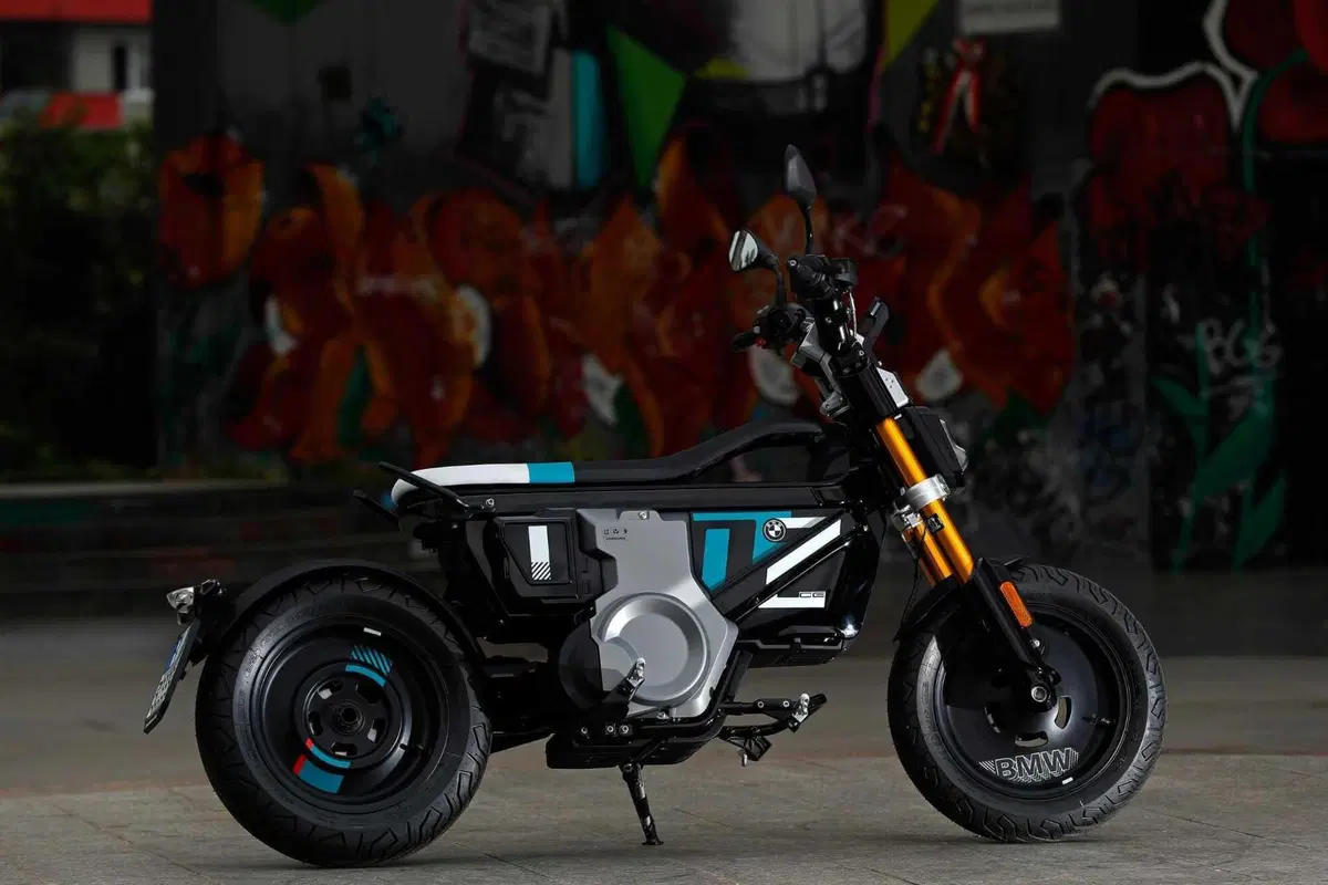 BMW CE 02: benvenuto cyber punk! Il nostro primo test (26)