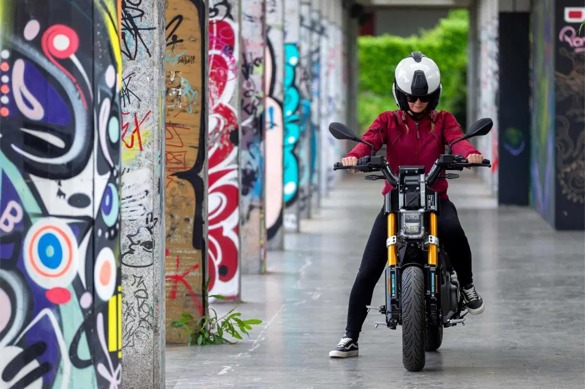 BMW CE 02: benvenuto cyber punk! Il nostro primo test (39)