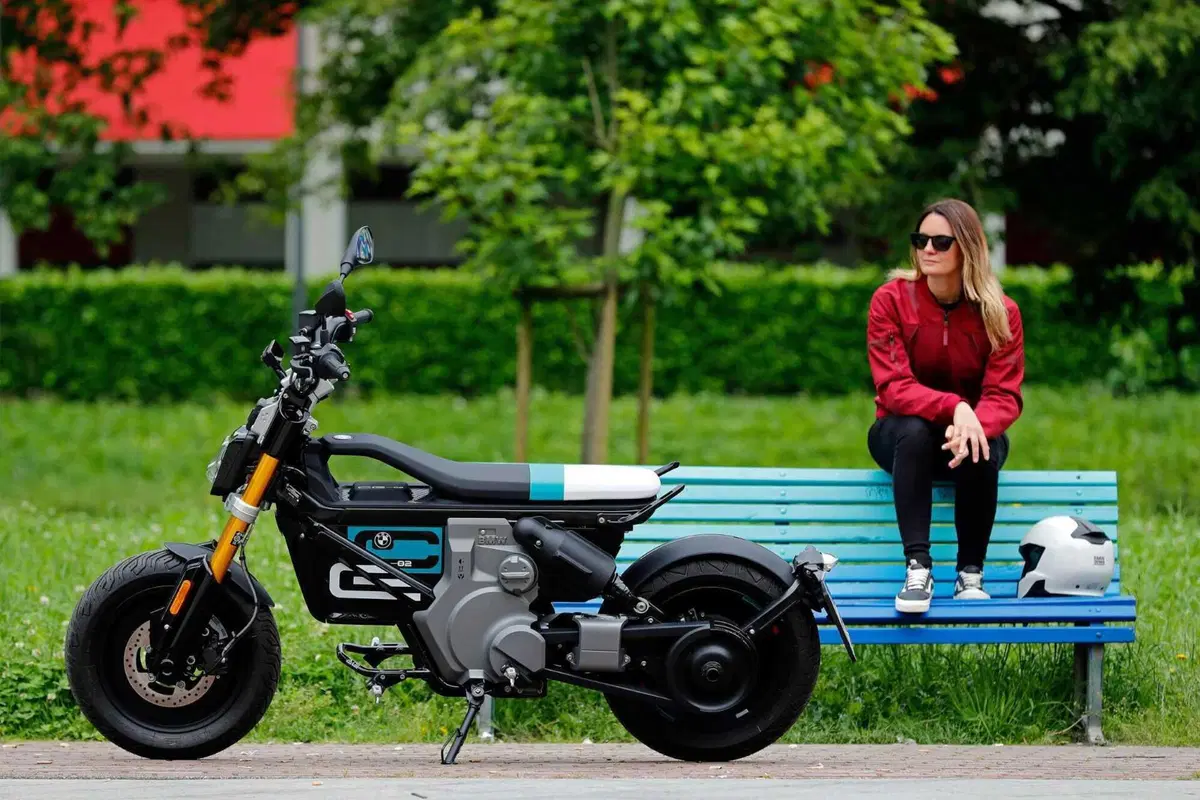 BMW CE 02: benvenuto cyber punk! Il nostro primo test (41)