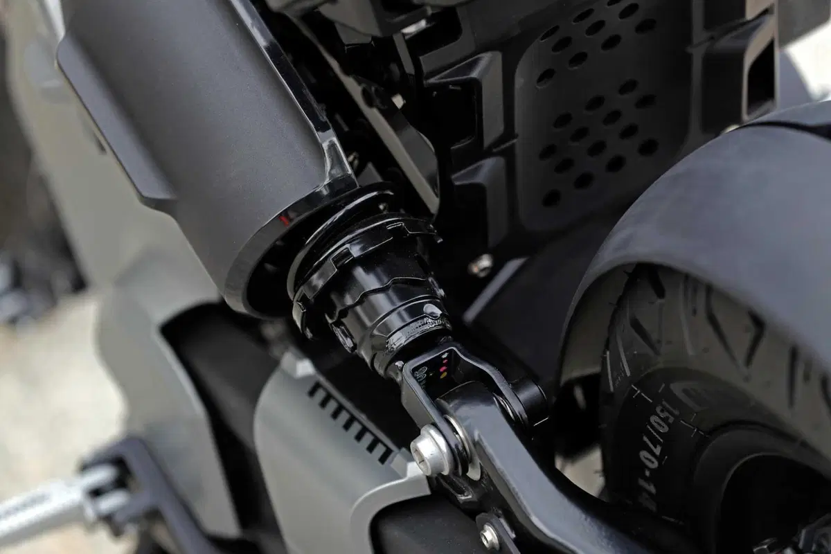 BMW CE 02: benvenuto cyber punk! Il nostro primo test (73)