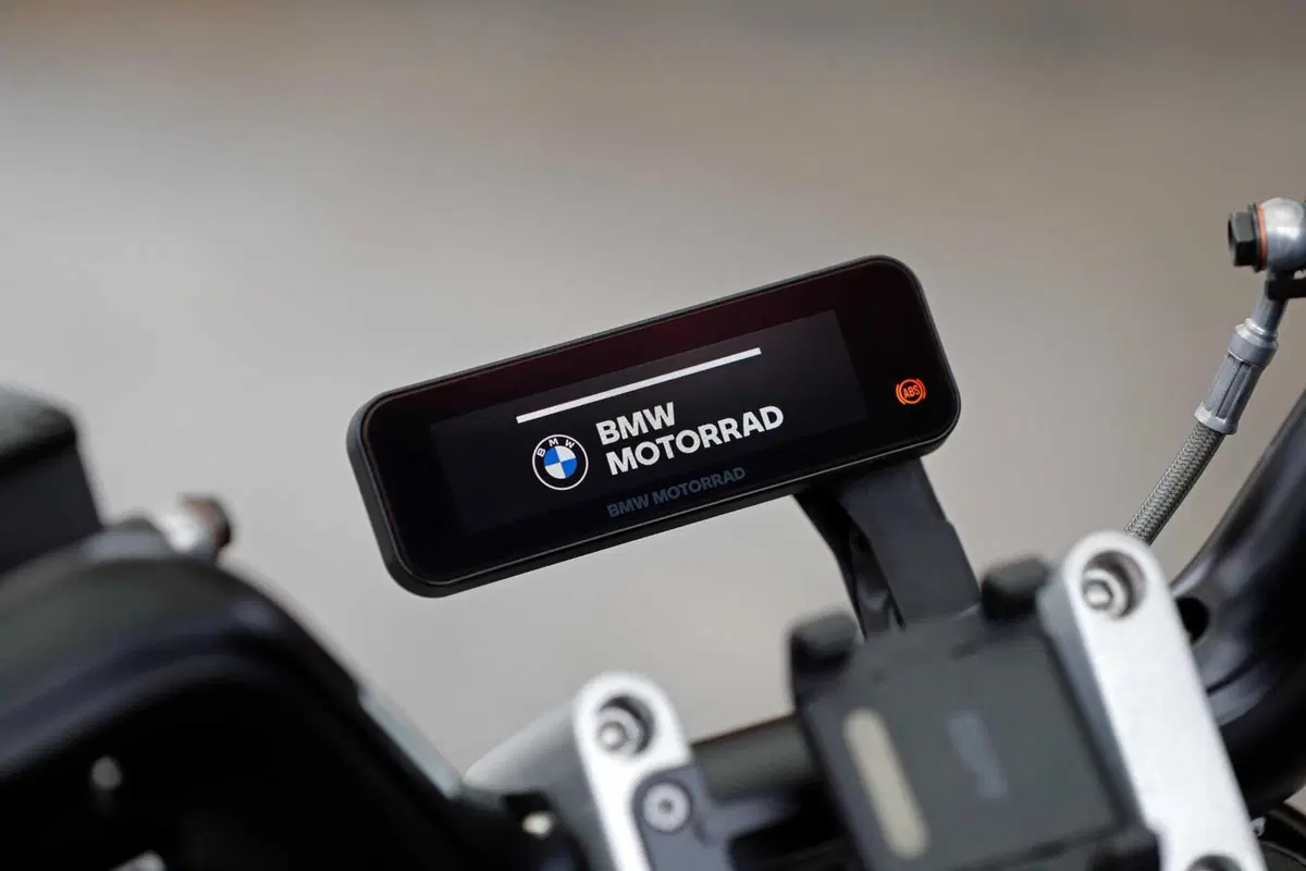 BMW CE 02: benvenuto cyber punk! Il nostro primo test (75)