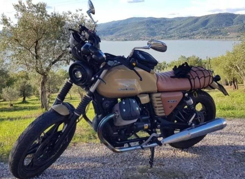 Moto Guzzi V7 II Stone (2015 - 17) (4)