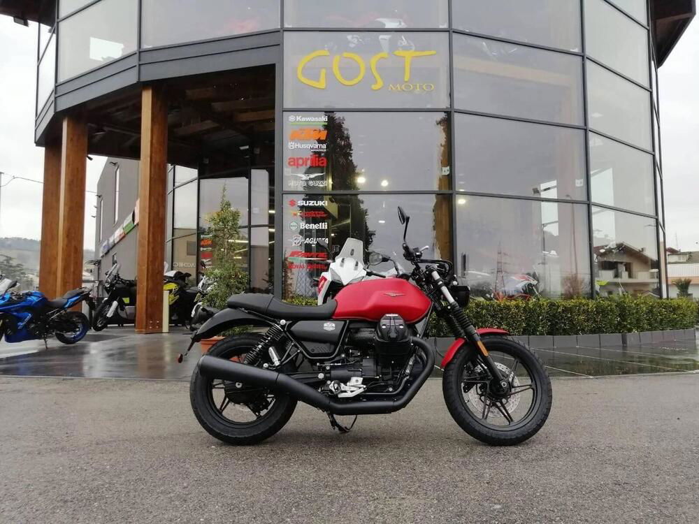 Moto Guzzi V7 Stone (2021 - 24)