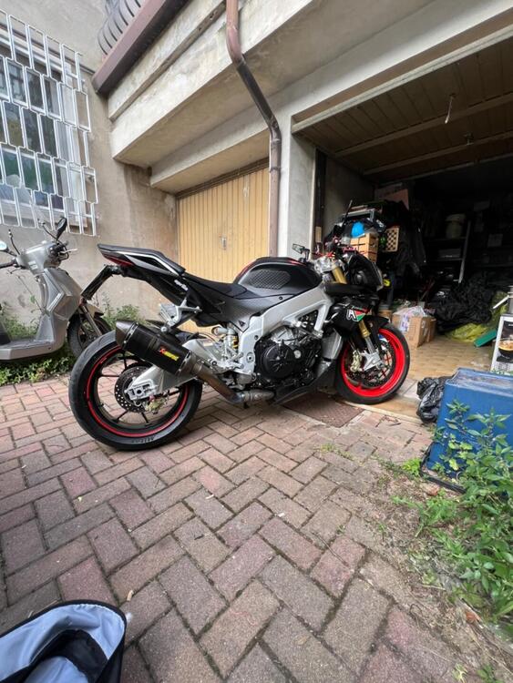 Aprilia Tuono V4 R APRC (2011 - 13) (5)