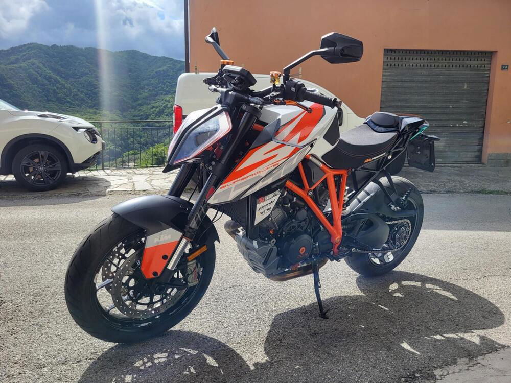 KTM 1290 Super Duke R (2019) (5)