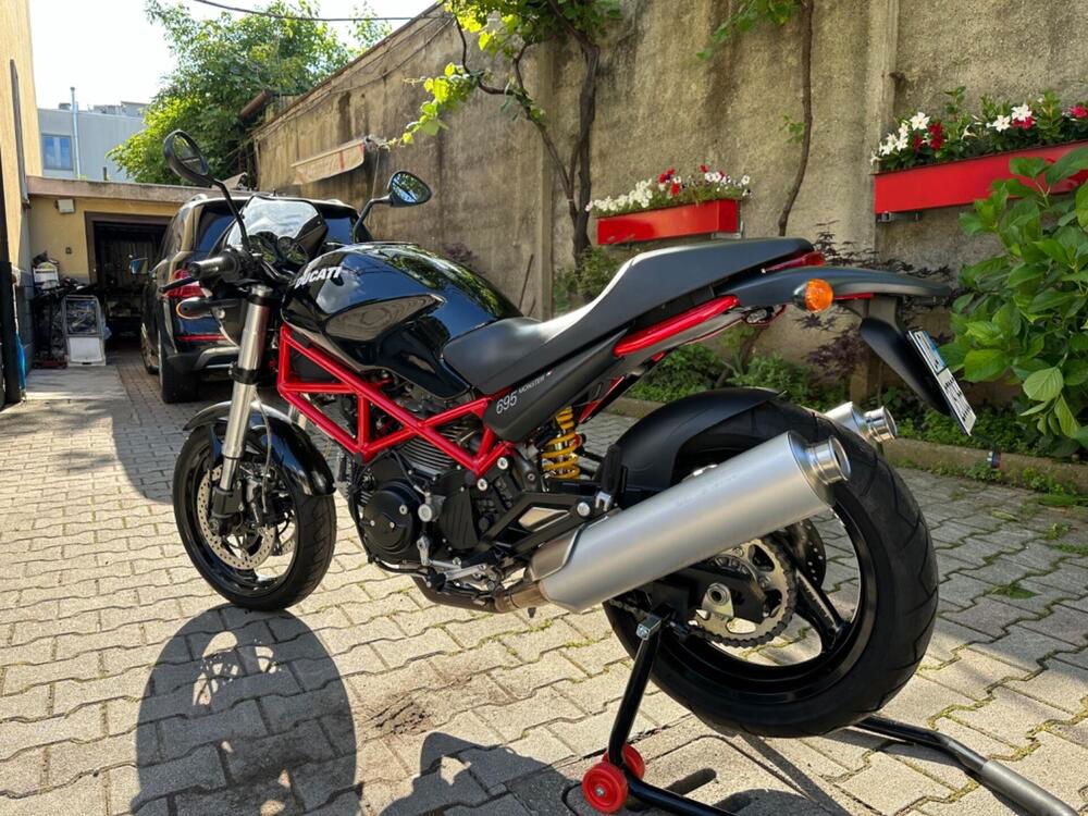 Ducati Monster 695 (2006 - 08) (3)