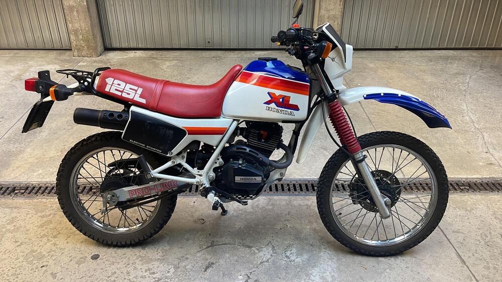 Honda XL  125L  Paris Dakar  (2)