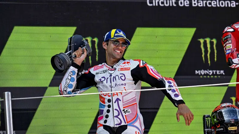 MotoGP 2024. GP di Catalogna. Jorge Martin: "Non mi aspettavo il sorpasso di Pecco Bagnaia. Oggi il secondo posto va bene"