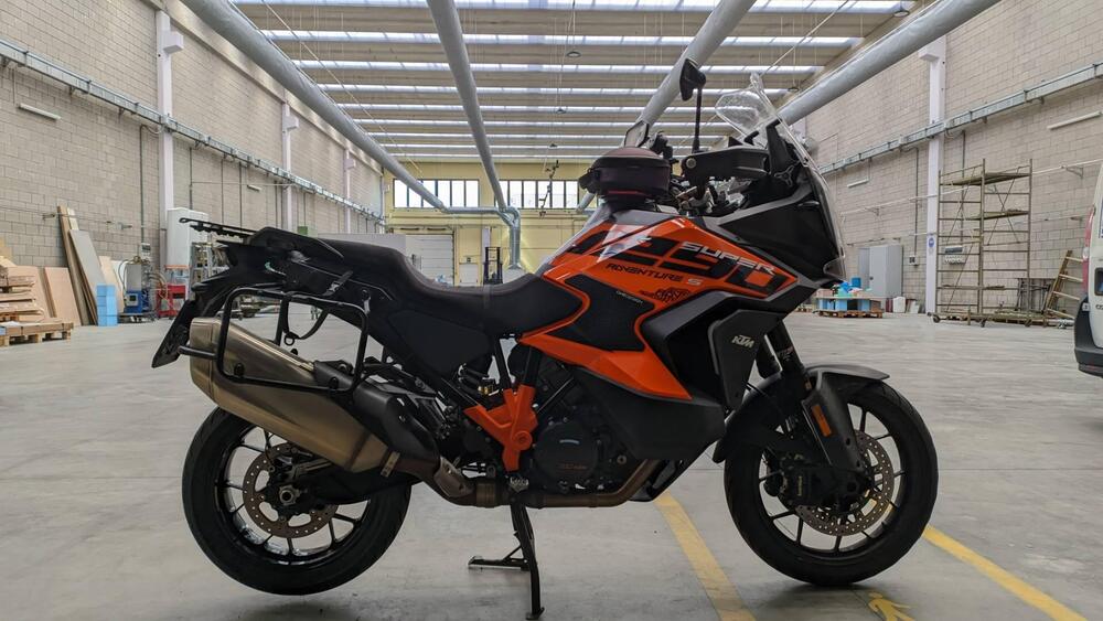 KTM 1290 Super Adventure S (2021) (2)